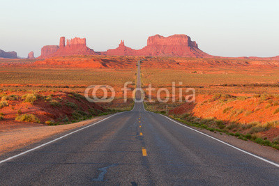 Road To Monument Valley