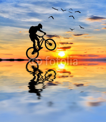 el ciclista y el sol