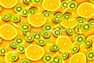 Many slices of kiwi fruit and orange fruit, Fresh kiwis and oran