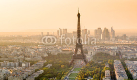 Naklejki The Eiffel tower at sunset in Paris