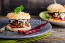 Fototapety Französische Hamburger, Camembert, Rotweinsauce